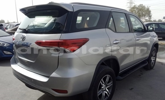 Comprar Usado Toyota Fortuner Prata Carro em Luanda em Luanda Province Comprar Usado Toyota Fortuner Prata Carro em Luanda em Luanda Province