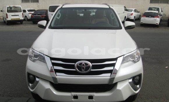 Acheter Occasion Voiture Toyota Fortuner Blanc à Luanda, Province de Luanda Acheter Occasion Voiture Toyota Fortuner Blanc à Luanda, Province de Luanda