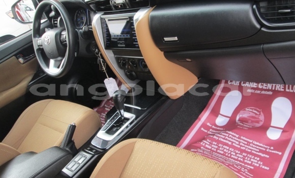 Acheter Occasion Voiture Toyota Fortuner Blanc à Luanda, Province de Luanda Acheter Occasion Voiture Toyota Fortuner Blanc à Luanda, Province de Luanda