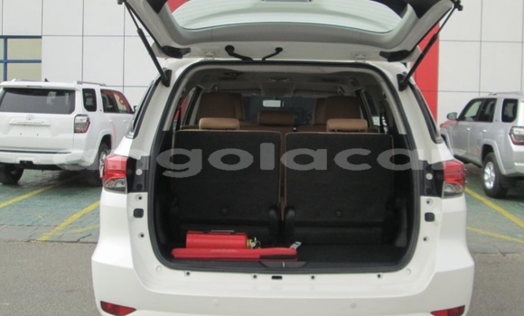 Acheter Occasion Voiture Toyota Fortuner Blanc à Luanda, Province de Luanda Acheter Occasion Voiture Toyota Fortuner Blanc à Luanda, Province de Luanda