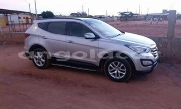 Acheter Occasion Voiture Hyundai Santa Fe Gris à Luanda, Province de Luanda Acheter Occasion Voiture Hyundai Santa Fe Gris à Luanda, Province de Luanda