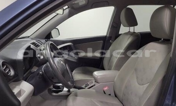 Comprar Usado Toyota RAV4 Azul Carro em Luanda em Luanda Province Comprar Usado Toyota RAV4 Azul Carro em Luanda em Luanda Province