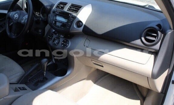 Comprar Usado Toyota RAV4 Branco Carro em Luanda em Luanda Province Comprar Usado Toyota RAV4 Branco Carro em Luanda em Luanda Province