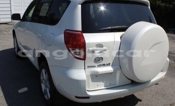 Comprar Usado Toyota RAV4 Branco Carro em Luanda em Luanda Province Comprar Usado Toyota RAV4 Branco Carro em Luanda em Luanda Province