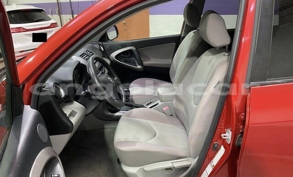 Comprar Usado Toyota RAV4 Vermelho Carro em Luanda em Luanda Province Comprar Usado Toyota RAV4 Vermelho Carro em Luanda em Luanda Province