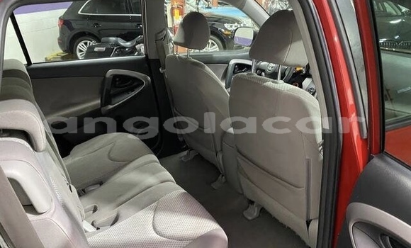 Comprar Usado Toyota RAV4 Vermelho Carro em Luanda em Luanda Province Comprar Usado Toyota RAV4 Vermelho Carro em Luanda em Luanda Province