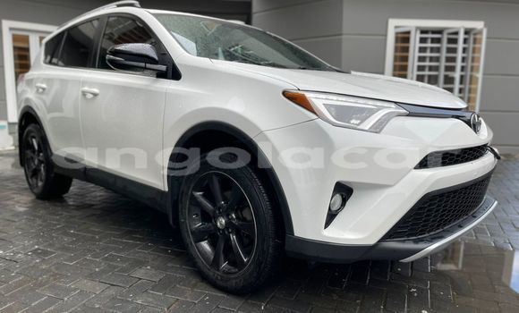 Comprar Usado Toyota RAV4 Branco Carro em Luanda em Luanda Province Comprar Usado Toyota RAV4 Branco Carro em Luanda em Luanda Province