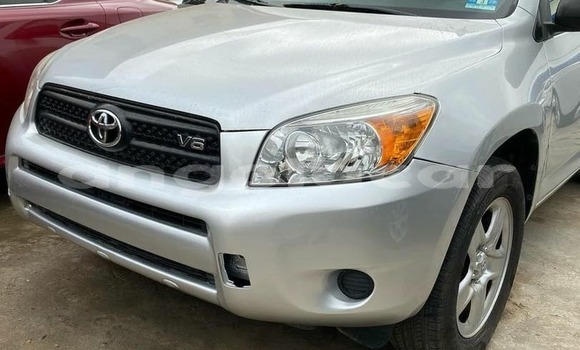 Comprar Usado Toyota RAV4 Prata Carro em Luanda em Luanda Province