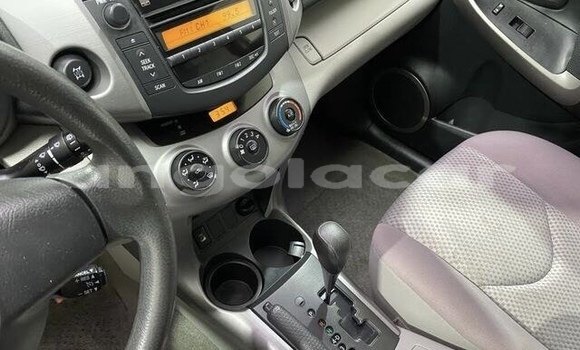 Acheter Occasion Voiture Toyota RAV4 Rouge à Luanda, Province de Luanda Acheter Occasion Voiture Toyota RAV4 Rouge à Luanda, Province de Luanda