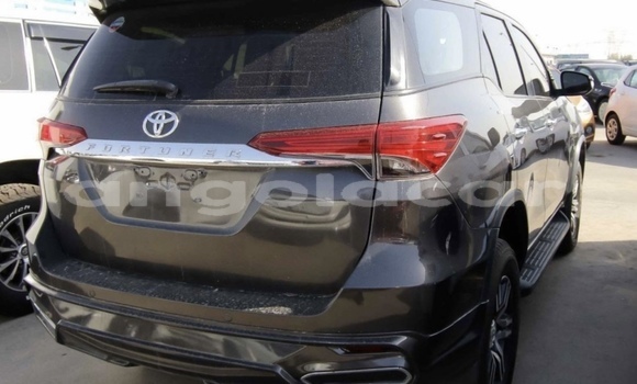 Comprar Usado Toyota Fortuner Preto Carro em Luanda em Luanda Province Comprar Usado Toyota Fortuner Preto Carro em Luanda em Luanda Province