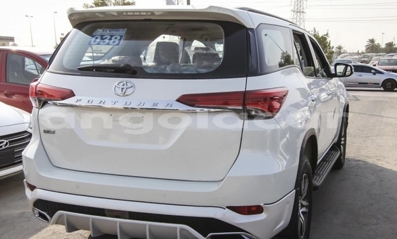 Acheter Occasion Voiture Toyota Fortuner Blanc à Luanda, Province de Luanda Acheter Occasion Voiture Toyota Fortuner Blanc à Luanda, Province de Luanda