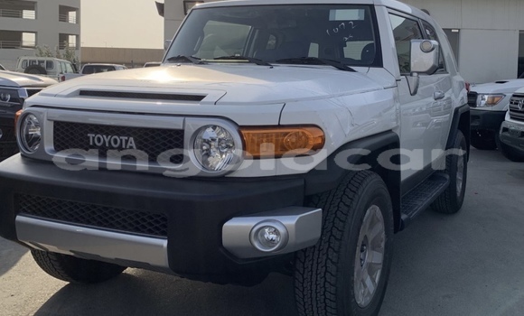 Acheter Occasion Voiture Toyota FJ Cruiser Blanc à Cuito, Province de Bié Acheter Occasion Voiture Toyota FJ Cruiser Blanc à Cuito, Province de Bié