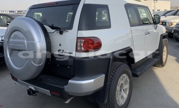 Acheter Occasion Voiture Toyota FJ Cruiser Blanc à Cuito, Province de Bié Acheter Occasion Voiture Toyota FJ Cruiser Blanc à Cuito, Province de Bié
