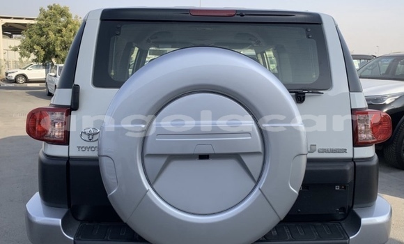 Acheter Occasion Voiture Toyota FJ Cruiser Blanc à Cuito, Province de Bié Acheter Occasion Voiture Toyota FJ Cruiser Blanc à Cuito, Province de Bié