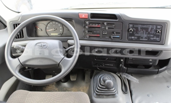 Buy Used Toyota Coaster White Car in Luanda in Luanda Province Buy Used Toyota Coaster White Car in Luanda in Luanda Province