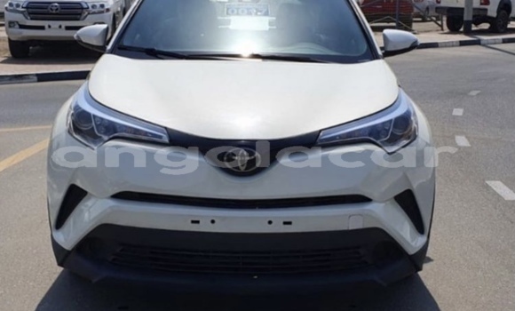 Comprar Usado Toyota C-HR Branco Carro em Luanda em Luanda Province Comprar Usado Toyota C-HR Branco Carro em Luanda em Luanda Province