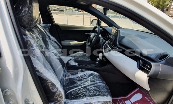 Comprar Usado Toyota C-HR Branco Carro em Luanda em Luanda Province Comprar Usado Toyota C-HR Branco Carro em Luanda em Luanda Province