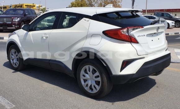 Comprar Usado Toyota C-HR Branco Carro em Luanda em Luanda Province Comprar Usado Toyota C-HR Branco Carro em Luanda em Luanda Province