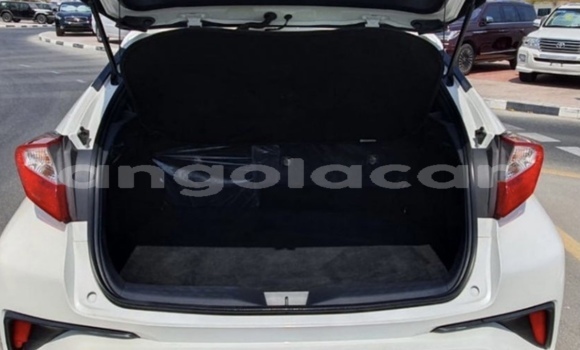 Comprar Usado Toyota C-HR Branco Carro em Luanda em Luanda Province Comprar Usado Toyota C-HR Branco Carro em Luanda em Luanda Province