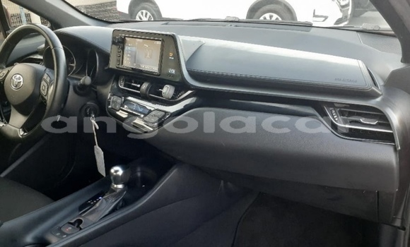 Comprar Usado Toyota C-HR Vermelho Carro em Luanda em Luanda Province Comprar Usado Toyota C-HR Vermelho Carro em Luanda em Luanda Province