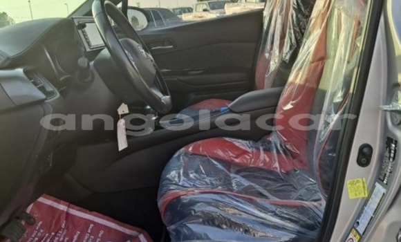 Comprar Usado Toyota C-HR Prata Carro em Luanda em Luanda Province Comprar Usado Toyota C-HR Prata Carro em Luanda em Luanda Province