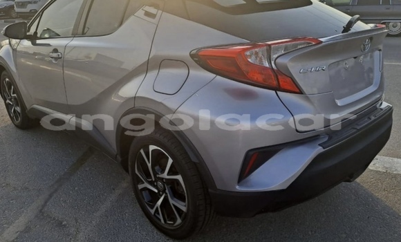 Comprar Usado Toyota C-HR Prata Carro em Luanda em Luanda Province Comprar Usado Toyota C-HR Prata Carro em Luanda em Luanda Province