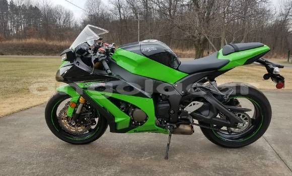 Comprar Usado Kawasaki Ninja ZX-10R Prata Moto em Luanda em Luanda Province Comprar Usado Kawasaki Ninja ZX-10R Prata Moto em Luanda em Luanda Province
