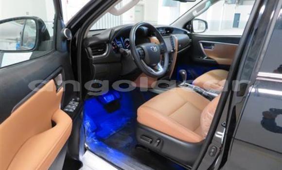 Comprar Usado Toyota Fortuner Preto Carro em Luena em Moxico Comprar Usado Toyota Fortuner Preto Carro em Luena em Moxico