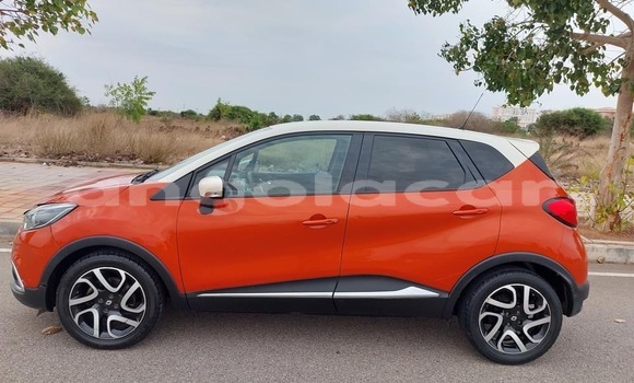 Buy Used Renault Captur Red Car in Luanda in Luanda Province Buy Used Renault Captur Red Car in Luanda in Luanda Province
