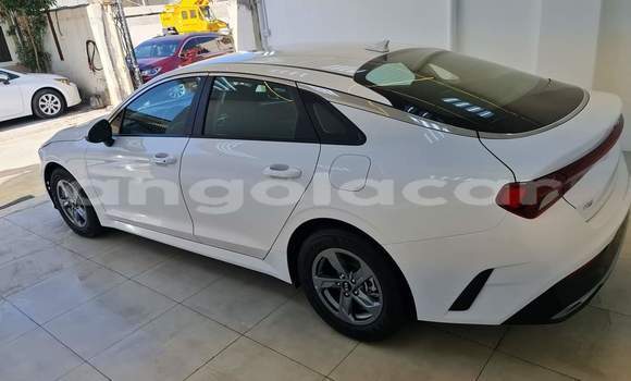 Comprar Usado Kia K5 Branco Carro em Luanda em Luanda Province Comprar Usado Kia K5 Branco Carro em Luanda em Luanda Province
