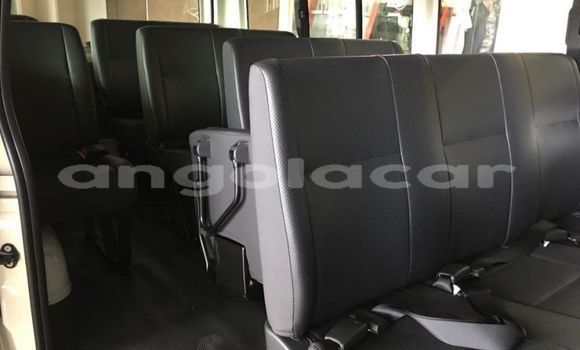 Comprar Usado Toyota Hiace Branco Carro em Luanda em Luanda Province Comprar Usado Toyota Hiace Branco Carro em Luanda em Luanda Province