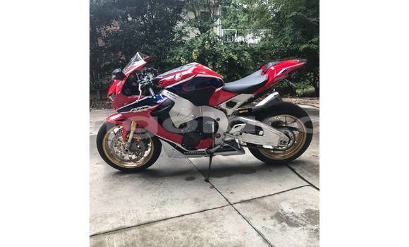 Comprar Usado Honda CBR 1000 RR Bege Moto em Luanda em Luanda Province Comprar Usado Honda CBR 1000 RR Bege Moto em Luanda em Luanda Province