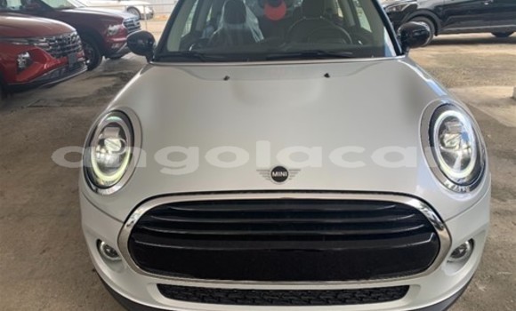 Buy Used MINI Cooper White Car in Luanda in Luanda Province Buy Used MINI Cooper White Car in Luanda in Luanda Province