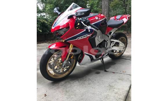 Comprar Usado Honda CBR 1000 RR Bege Moto em Luanda em Luanda Province Comprar Usado Honda CBR 1000 RR Bege Moto em Luanda em Luanda Province