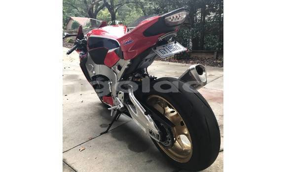 Comprar Usado Honda CBR 1000 RR Bege Moto em Luanda em Luanda Province Comprar Usado Honda CBR 1000 RR Bege Moto em Luanda em Luanda Province