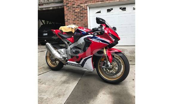 Comprar Usado Honda CBR 1000 RR Bege Moto em Luanda em Luanda Province Comprar Usado Honda CBR 1000 RR Bege Moto em Luanda em Luanda Province