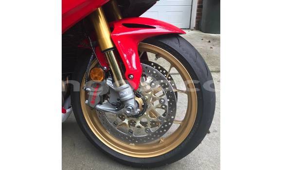 Comprar Usado Honda CBR 1000 RR Bege Moto em Luanda em Luanda Province Comprar Usado Honda CBR 1000 RR Bege Moto em Luanda em Luanda Province