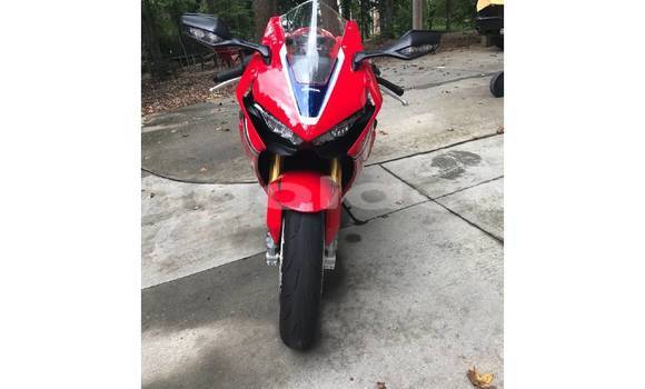 Comprar Usado Honda CBR 1000 RR Bege Moto em Luanda em Luanda Province Comprar Usado Honda CBR 1000 RR Bege Moto em Luanda em Luanda Province