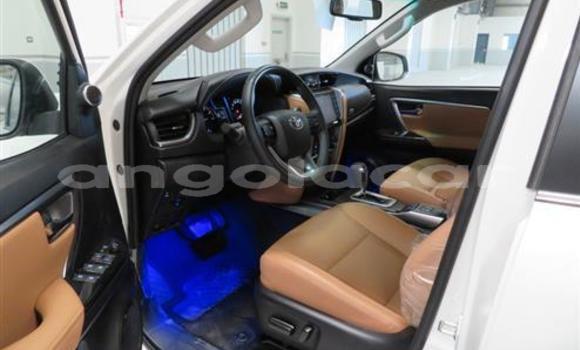 Acheter Occasion Voiture Toyota Fortuner Blanc à Huambo, Huambo Acheter Occasion Voiture Toyota Fortuner Blanc à Huambo, Huambo