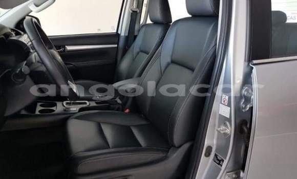 Comprar Usado Toyota Hilux Prata Carro em Huambo em Huambo Comprar Usado Toyota Hilux Prata Carro em Huambo em Huambo