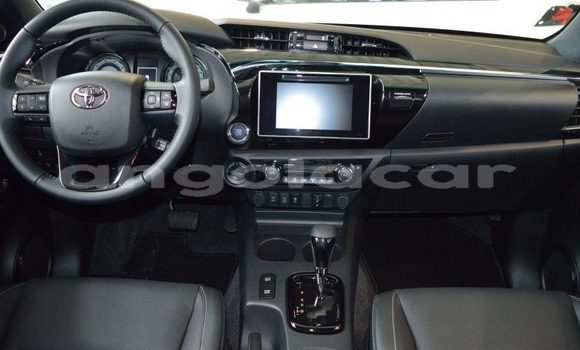 Acheter Import Voiture Toyota Hilux Noir à Import - Dubai, Province de Bengo Acheter Import Voiture Toyota Hilux Noir à Import - Dubai, Province de Bengo