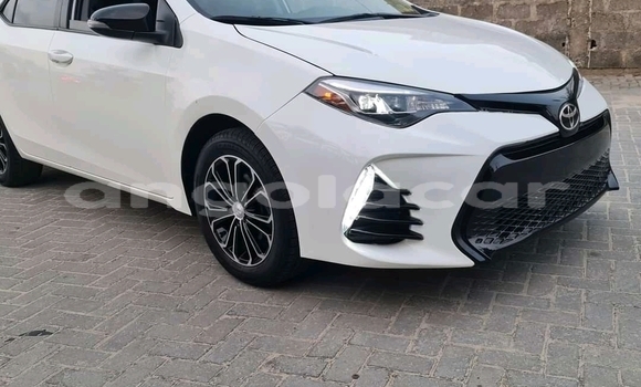 Acheter Occasion Voiture Toyota Corolla Blanc à Luanda, Province de Luanda