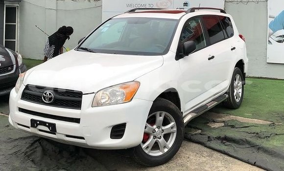 Comprar Usado Toyota RAV4 Branco Carro em Luanda em Luanda Province Comprar Usado Toyota RAV4 Branco Carro em Luanda em Luanda Province