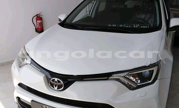 Comprar Usado Toyota RAV4 Branco Carro em Malanje em Malanje Province Comprar Usado Toyota RAV4 Branco Carro em Malanje em Malanje Province
