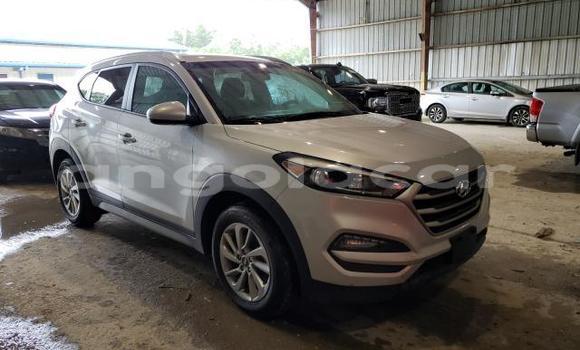 Comprar Usado Hyundai Tucson Branco Carro em Luanda em Luanda Province
