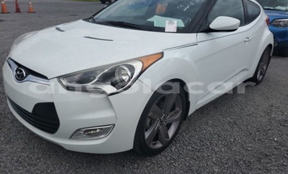 Buy Used Hyundai Veloster White Car in Luanda in Luanda Province Buy Used Hyundai Veloster White Car in Luanda in Luanda Province