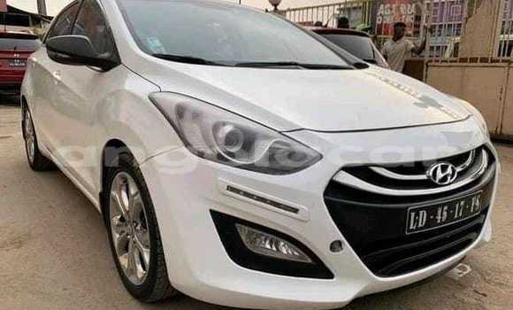 Acheter Occasion Voiture Hyundai i30 Blanc à Luanda, Province de Luanda Acheter Occasion Voiture Hyundai i30 Blanc à Luanda, Province de Luanda