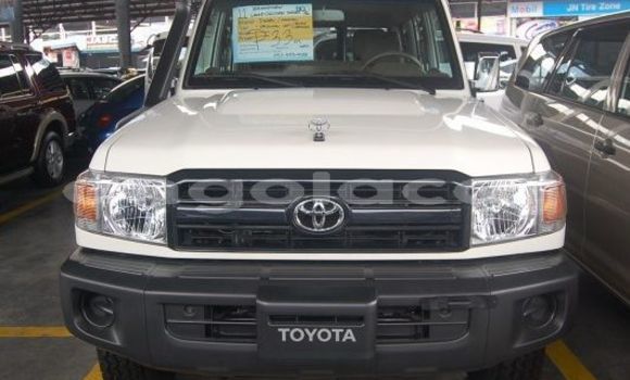 Comprar Novo Toyota Land Cruiser Branco Carro em Namibe em Namibe Province Comprar Novo Toyota Land Cruiser Branco Carro em Namibe em Namibe Province