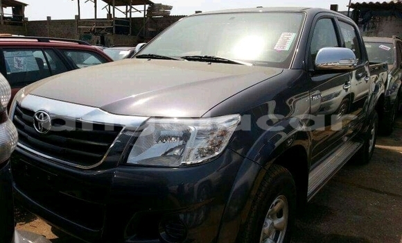 Comprar Usado Toyota Hilux Preto Carro em Luanda em Luanda Province