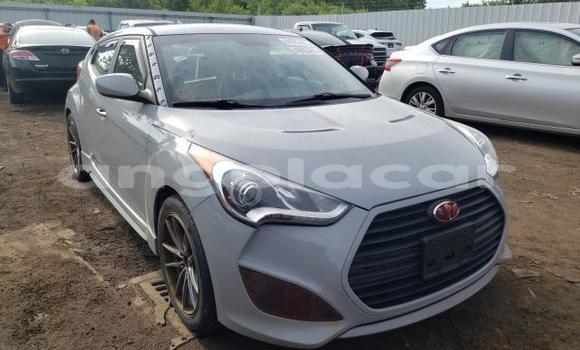 Comprar Usado Hyundai Veloster Outro Carro em Luanda em Luanda Province